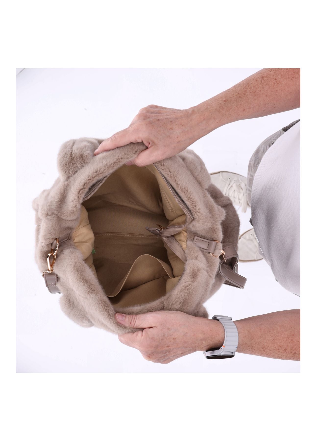 Flauschige Tasche