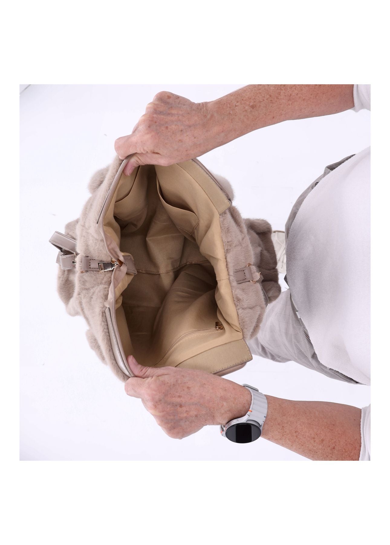 Flauschige Tasche