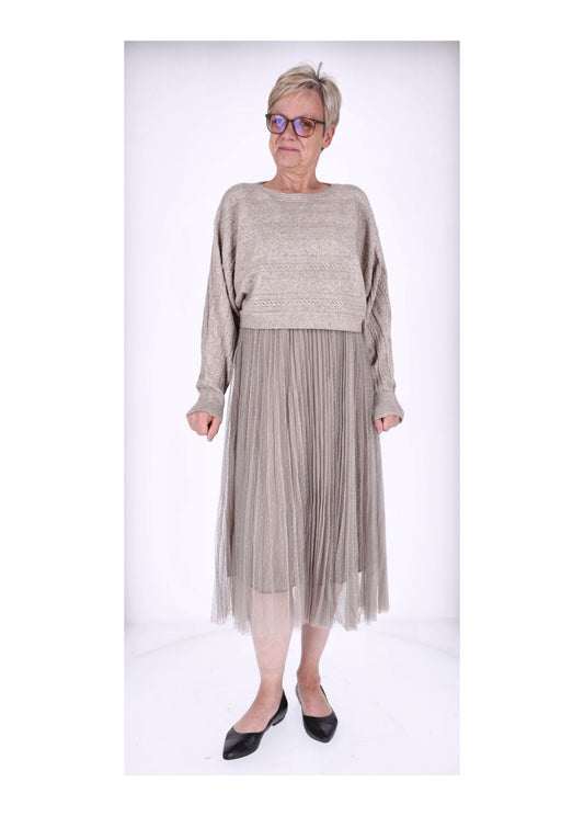 Kleid mit Strickpullover