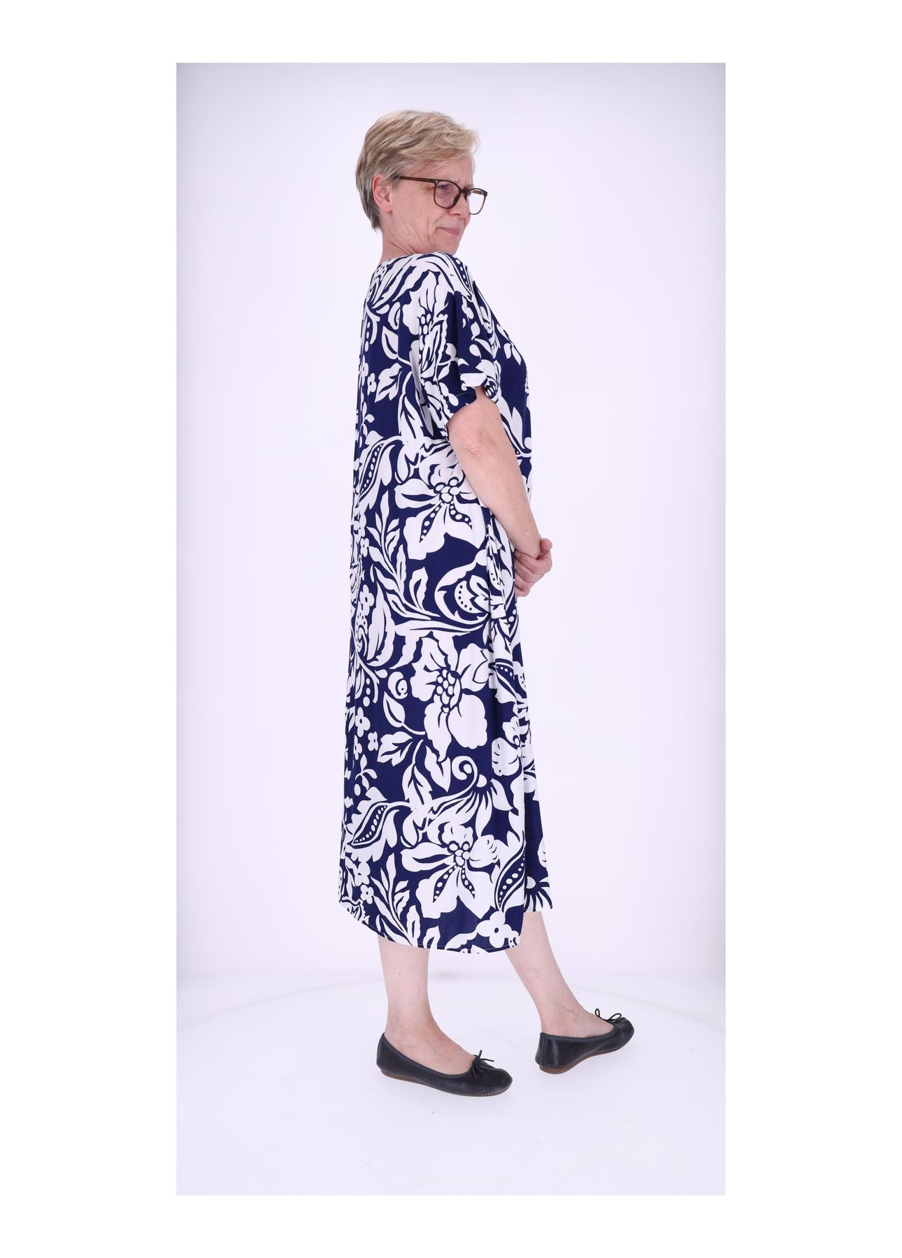 Damen Kleid Rundhals seitliche Einschubtaschen
