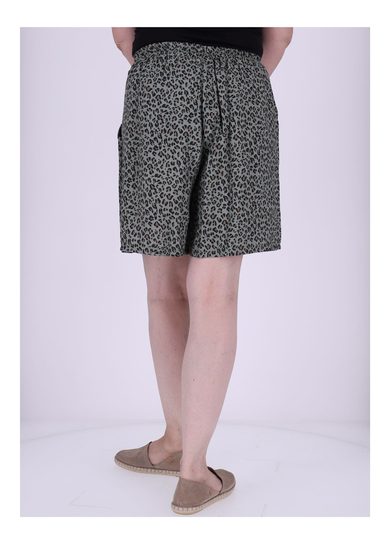 Short Damen kurz Print Leo