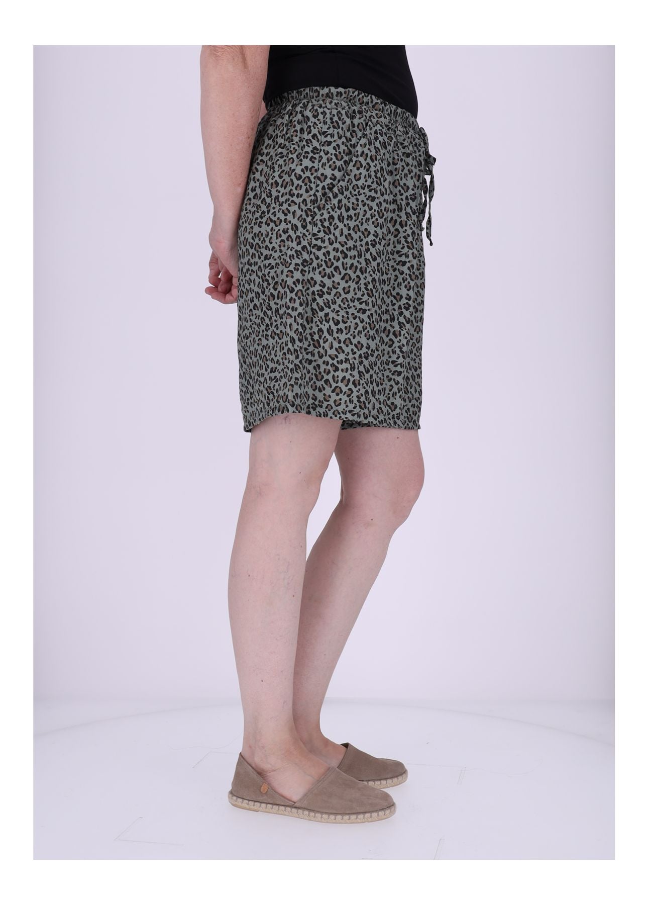 Short Damen kurz Print Leo