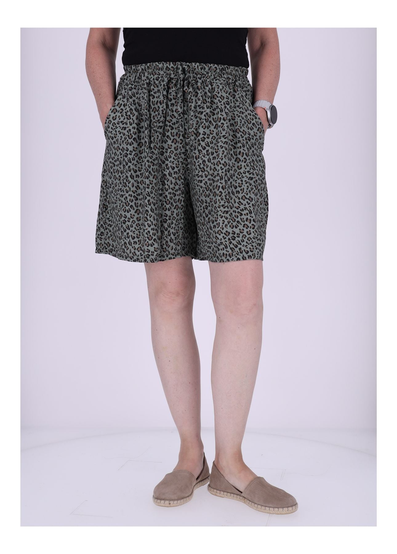 Short Damen kurz Print Leo