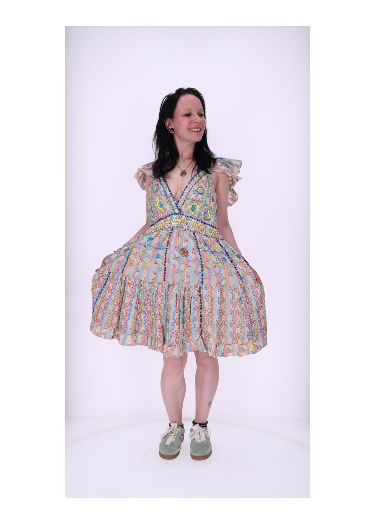 Trägerkleid Rüschen am Träger Pailetten
