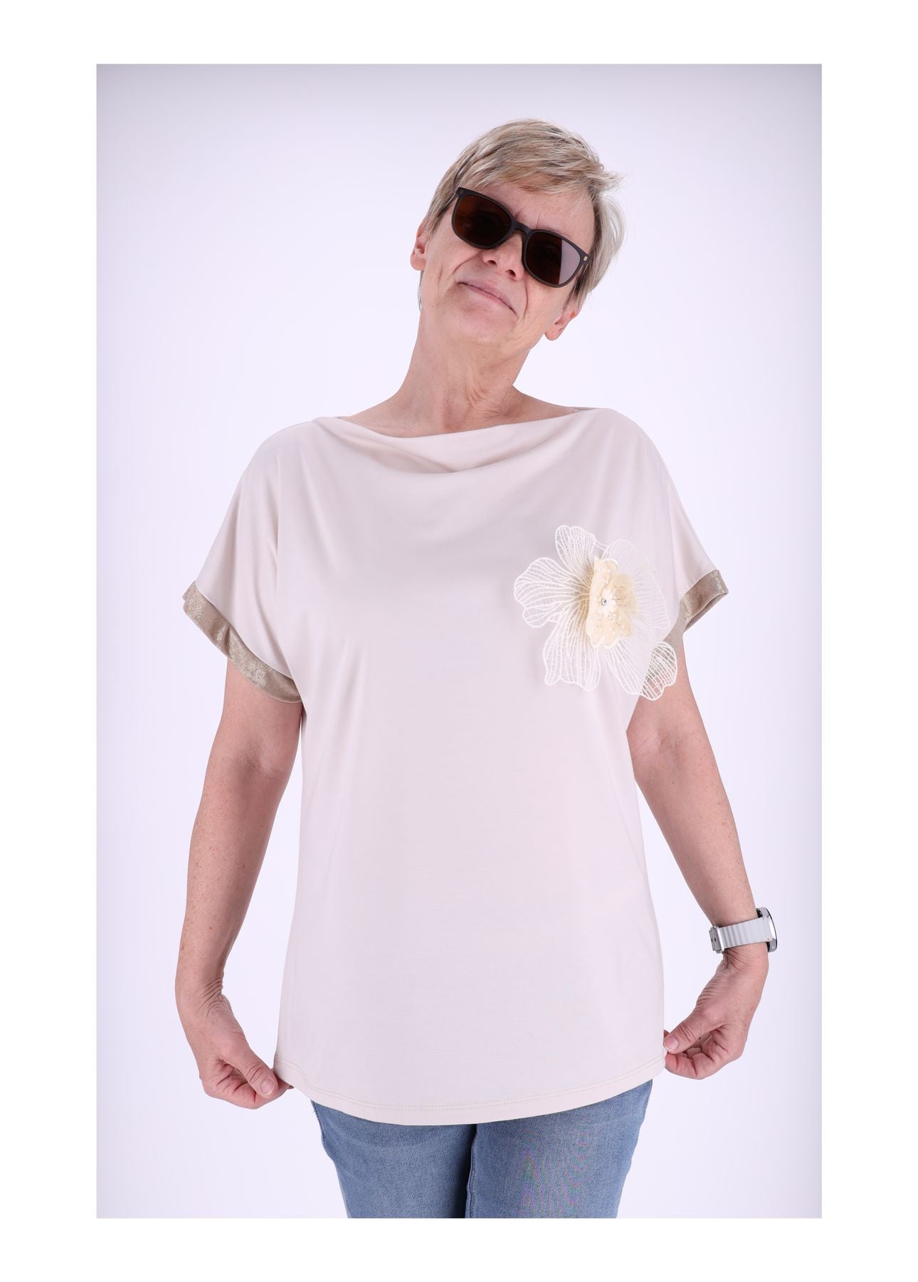 T-Shirt Damen aufgesetzte Blüte