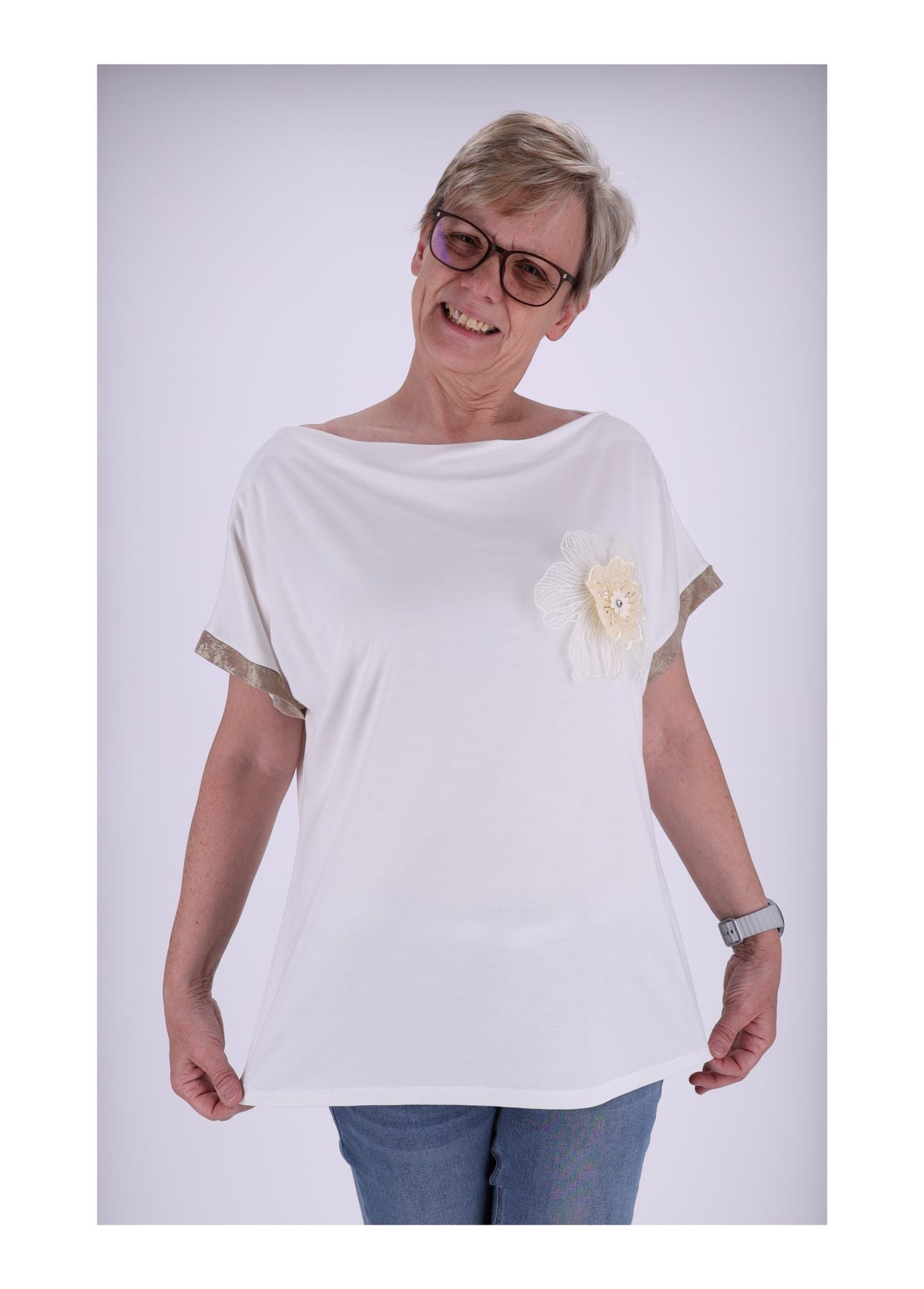 T-Shirt Damen aufgesetzte Blüte