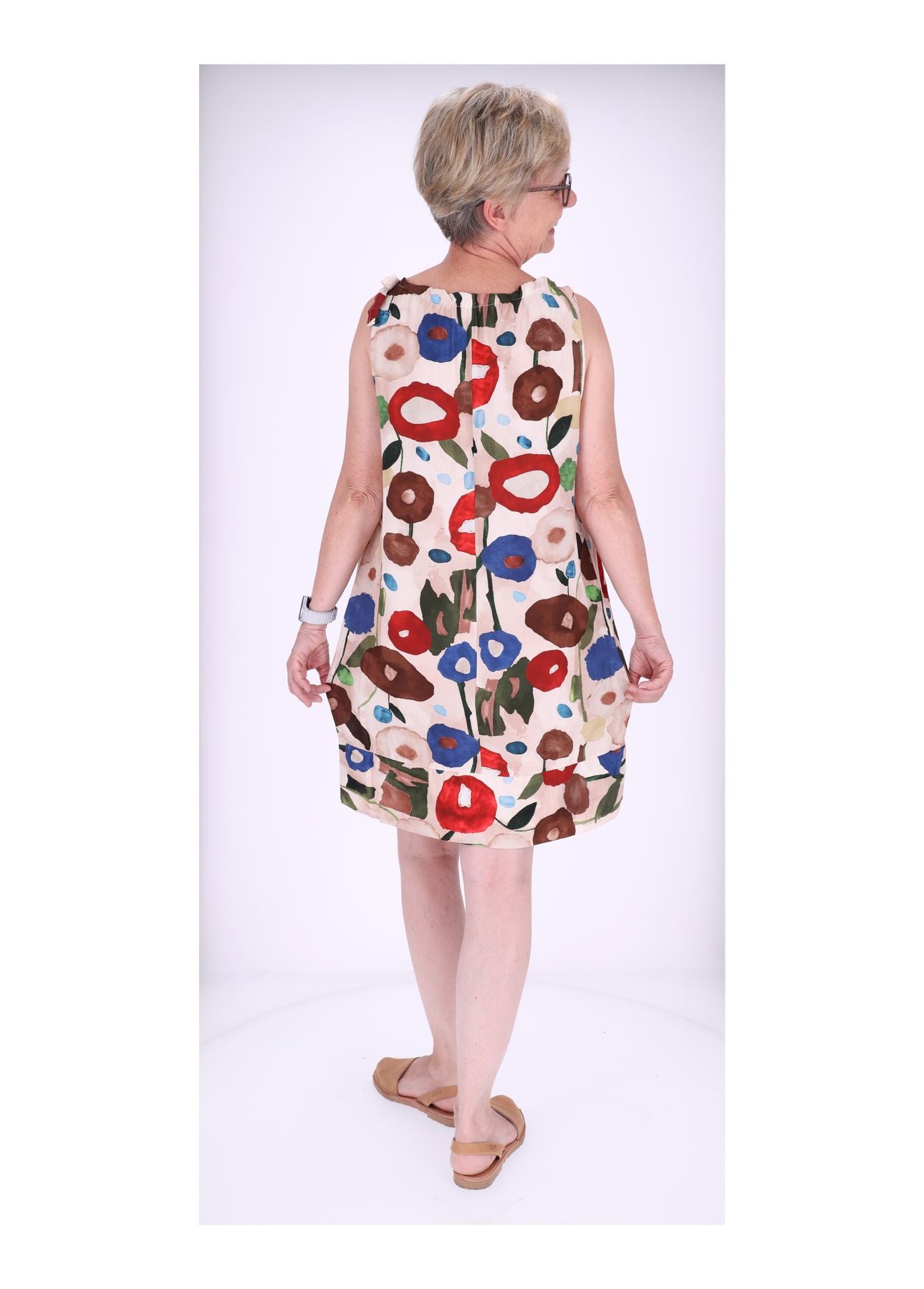 Kleid breite Träger AOP Blüten