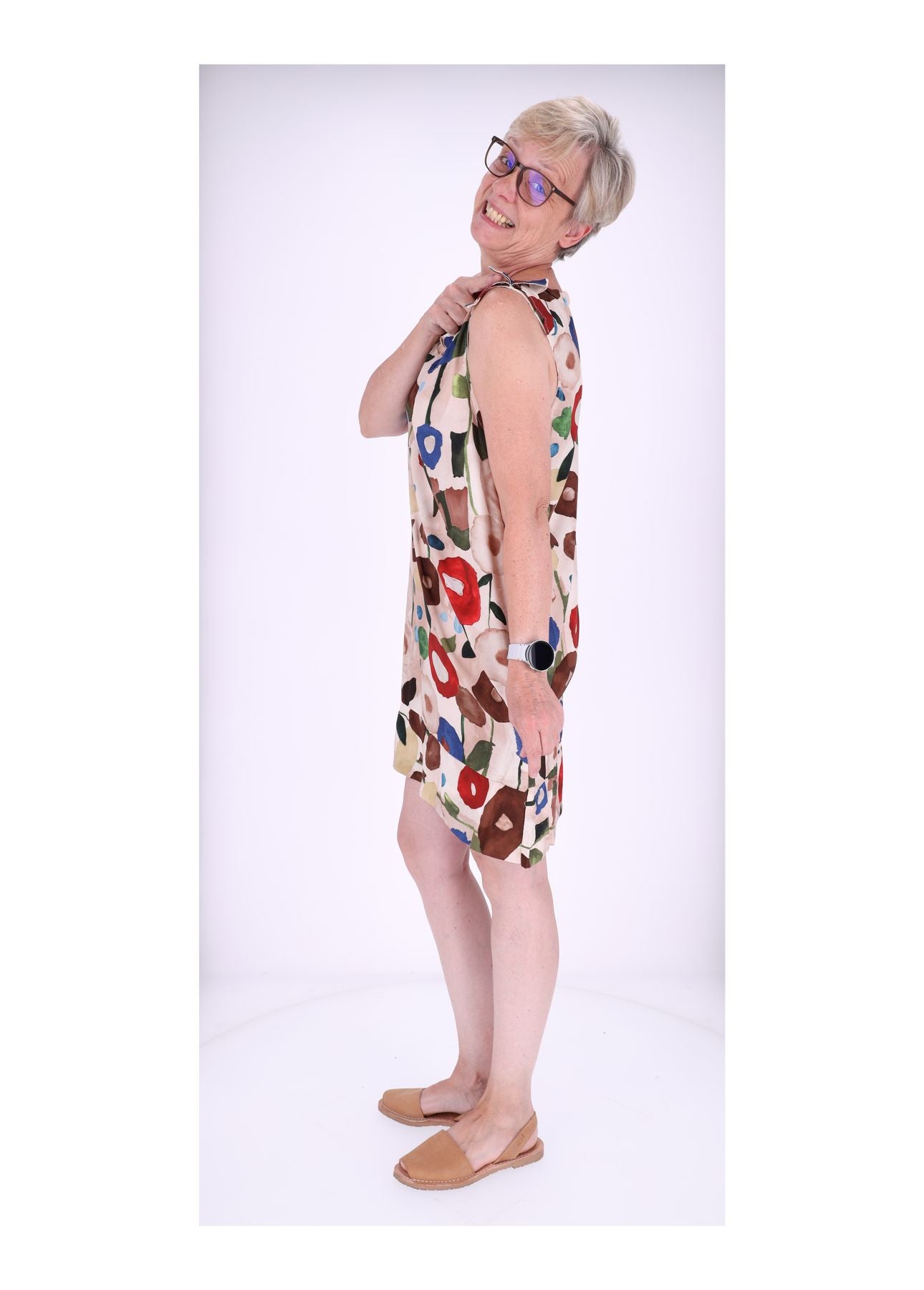 Kleid breite Träger AOP Blüten