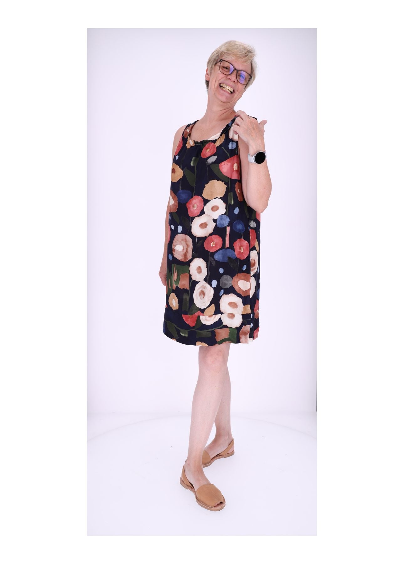 Kleid breite Träger AOP Blüten