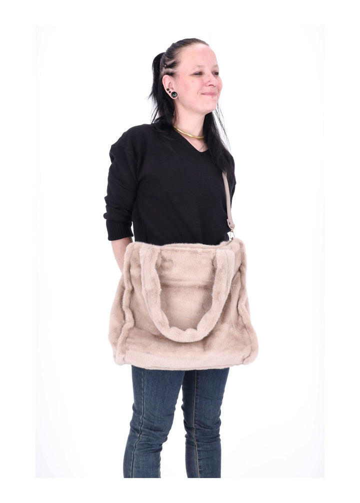 Flauschige Tasche