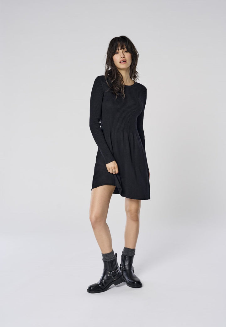Damen ONLALMA L/S O-NECK DRESS KNT NOOS Black