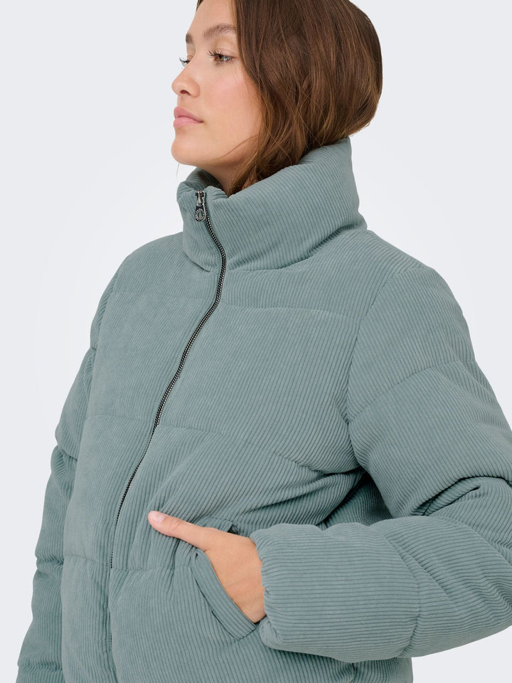Damen ONLNEWDOLLY CORDUROY PUFFER OTW NOO