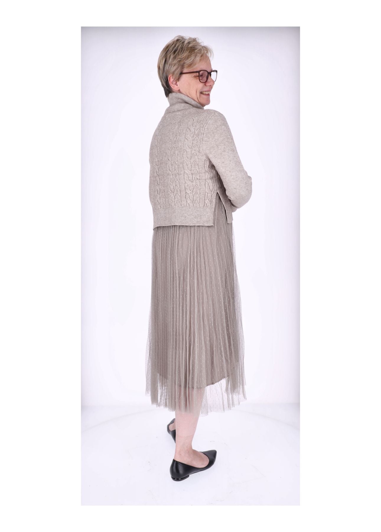 Kleid mit Rollkragen Pullover