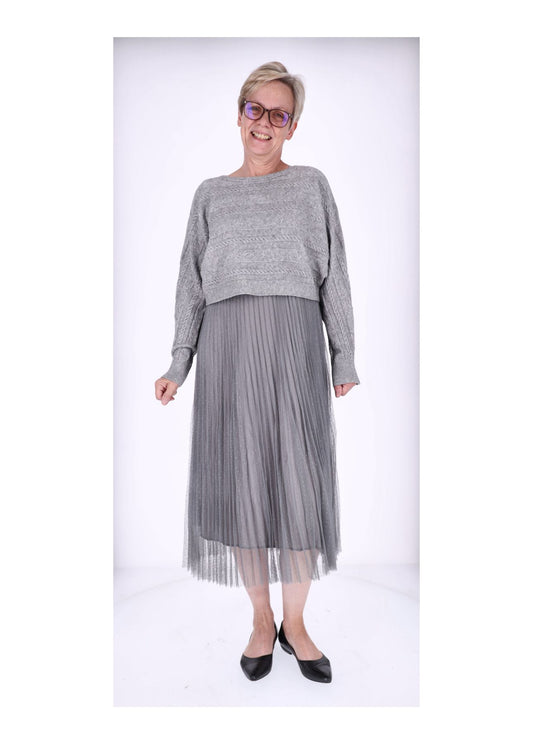 Kleid mit Strickpullover