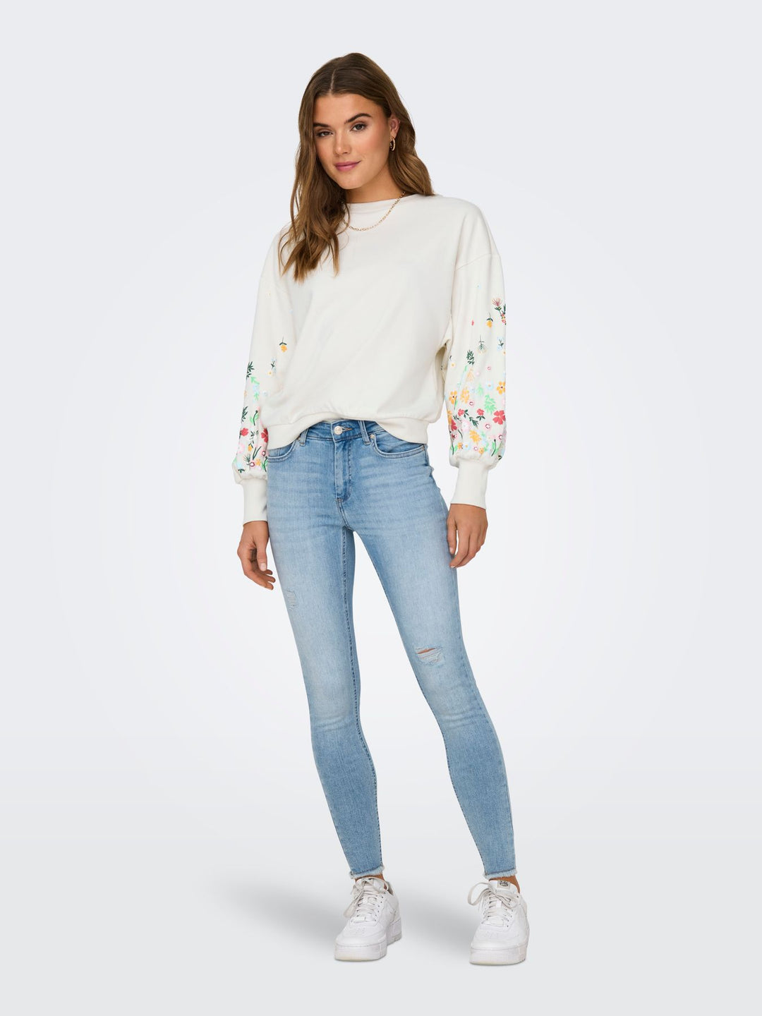 ONLBROOKE L/S O-NECK FLOWER SWT NOO weiß