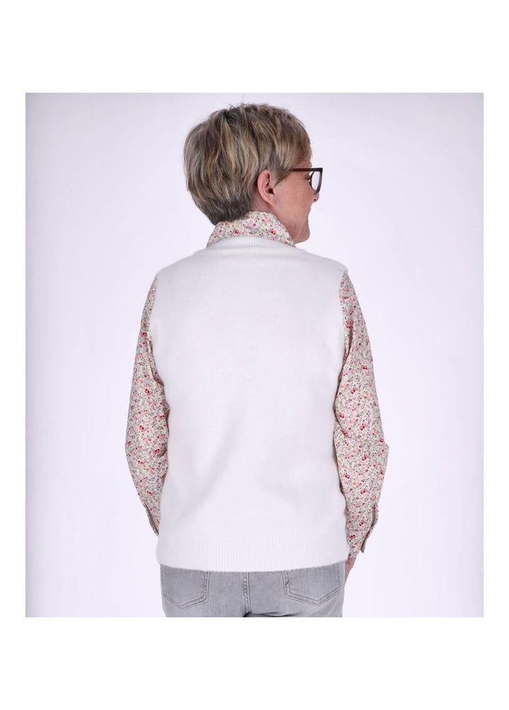 Strick Pullunder Damen mit Bluse unterlegt