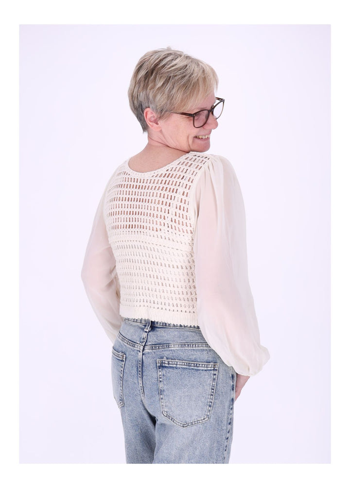 Häkeljacke Damen Satinarm vorn Stickerei