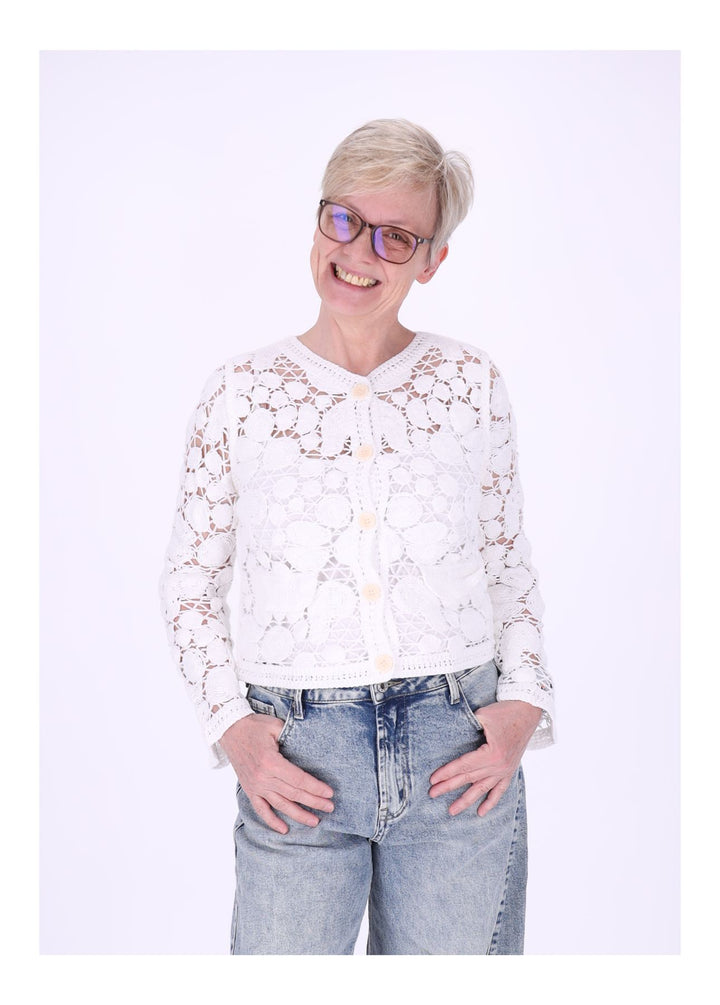 Häkeljacke Damen angedeutete Taschen