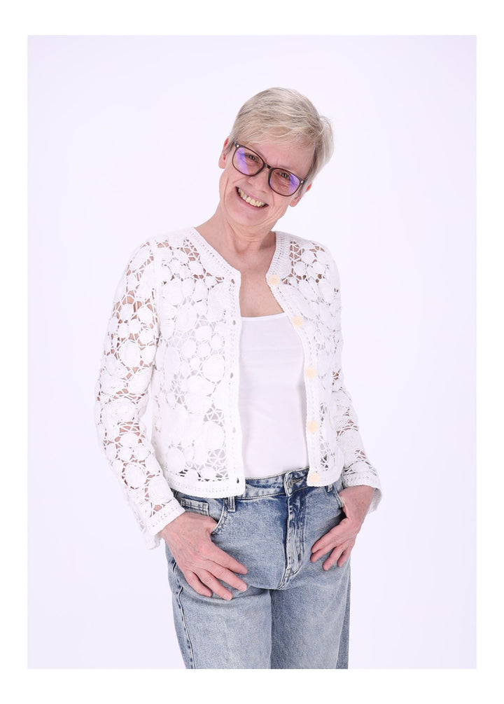 Häkeljacke Damen angedeutete Taschen