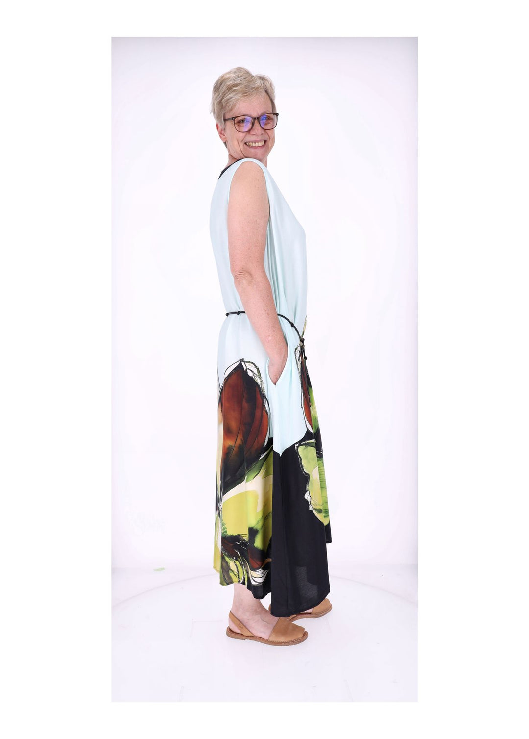 Kleid ohne Arme leichter Gürtel AOP Blüte
