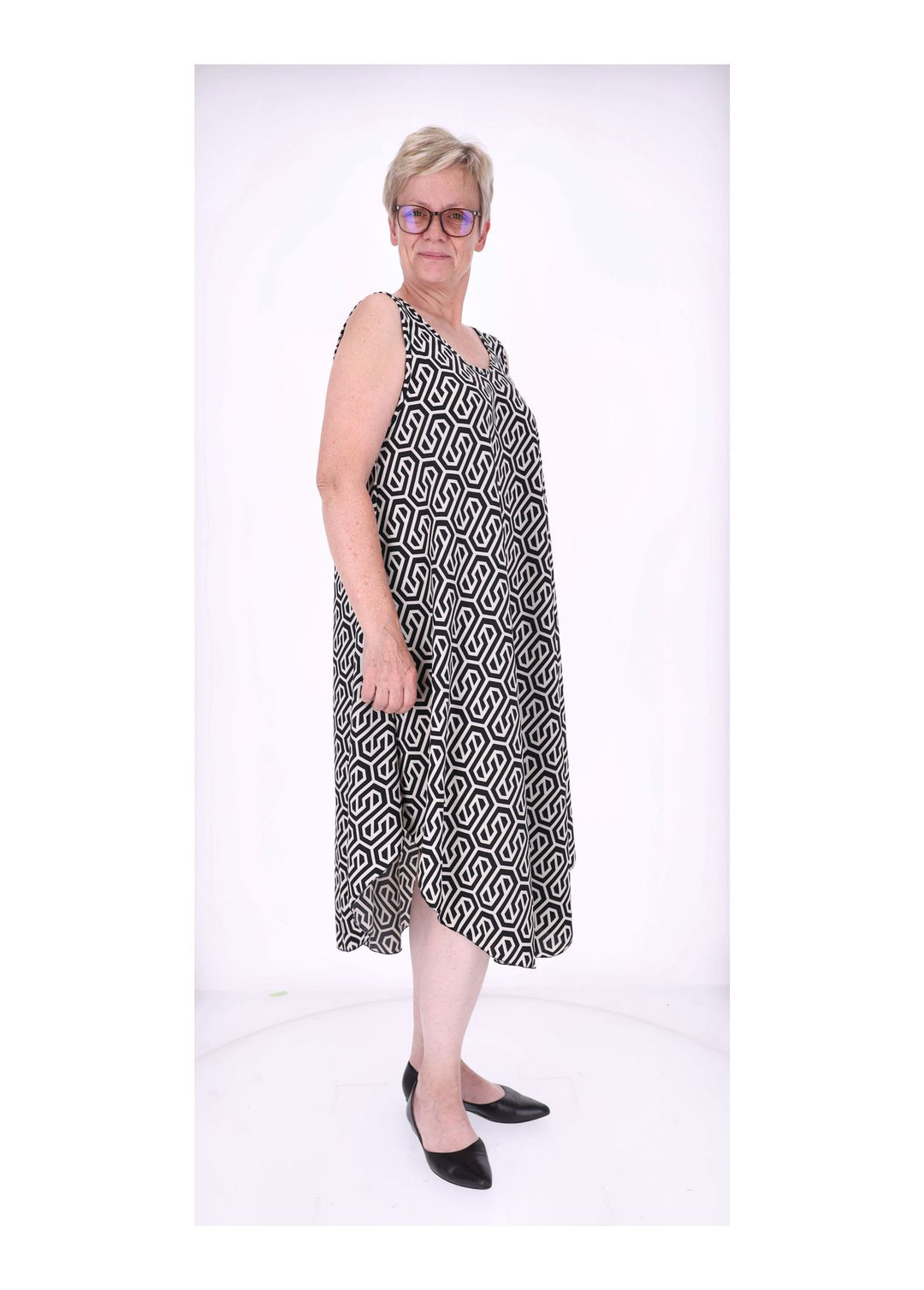 Kleid breite Träger A-Form AOP grafisch klein