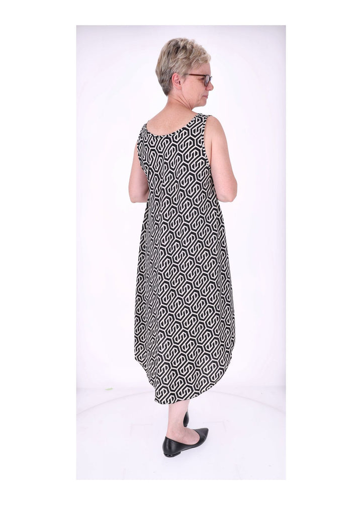 Kleid breite Träger A-Form AOP grafisch klein