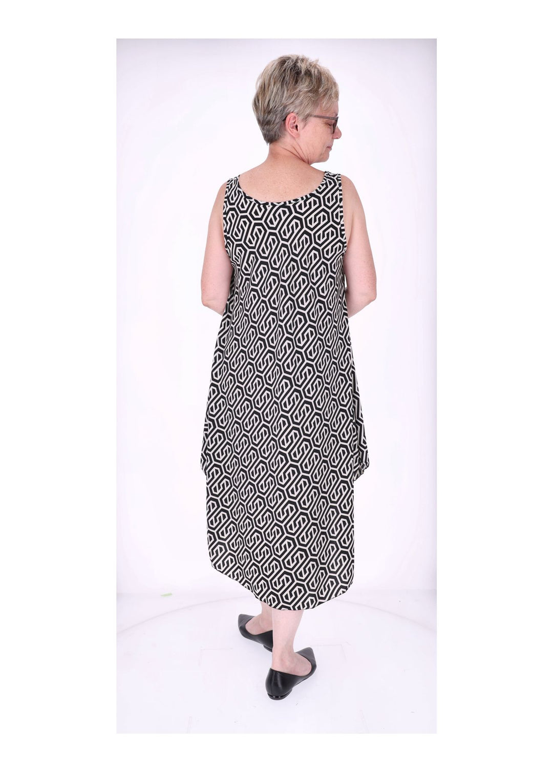 Kleid breite Träger A-Form AOP grafisch klein