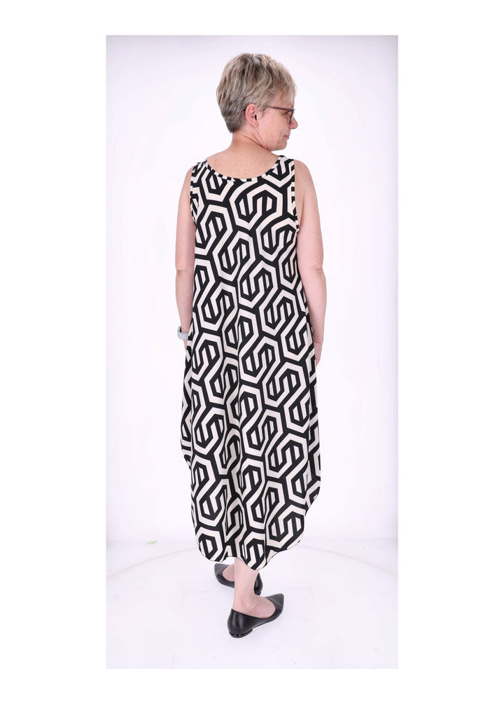 Kleid breite Träger A-Form AOP grafisch groß