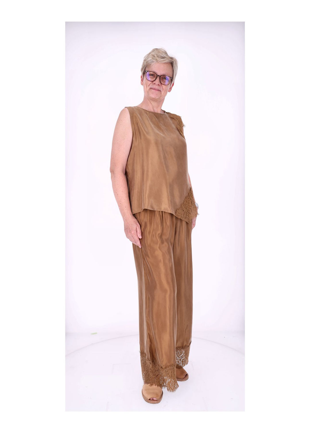Top Damen Lingerie Asymetrisch Spitze am Saum und Arm