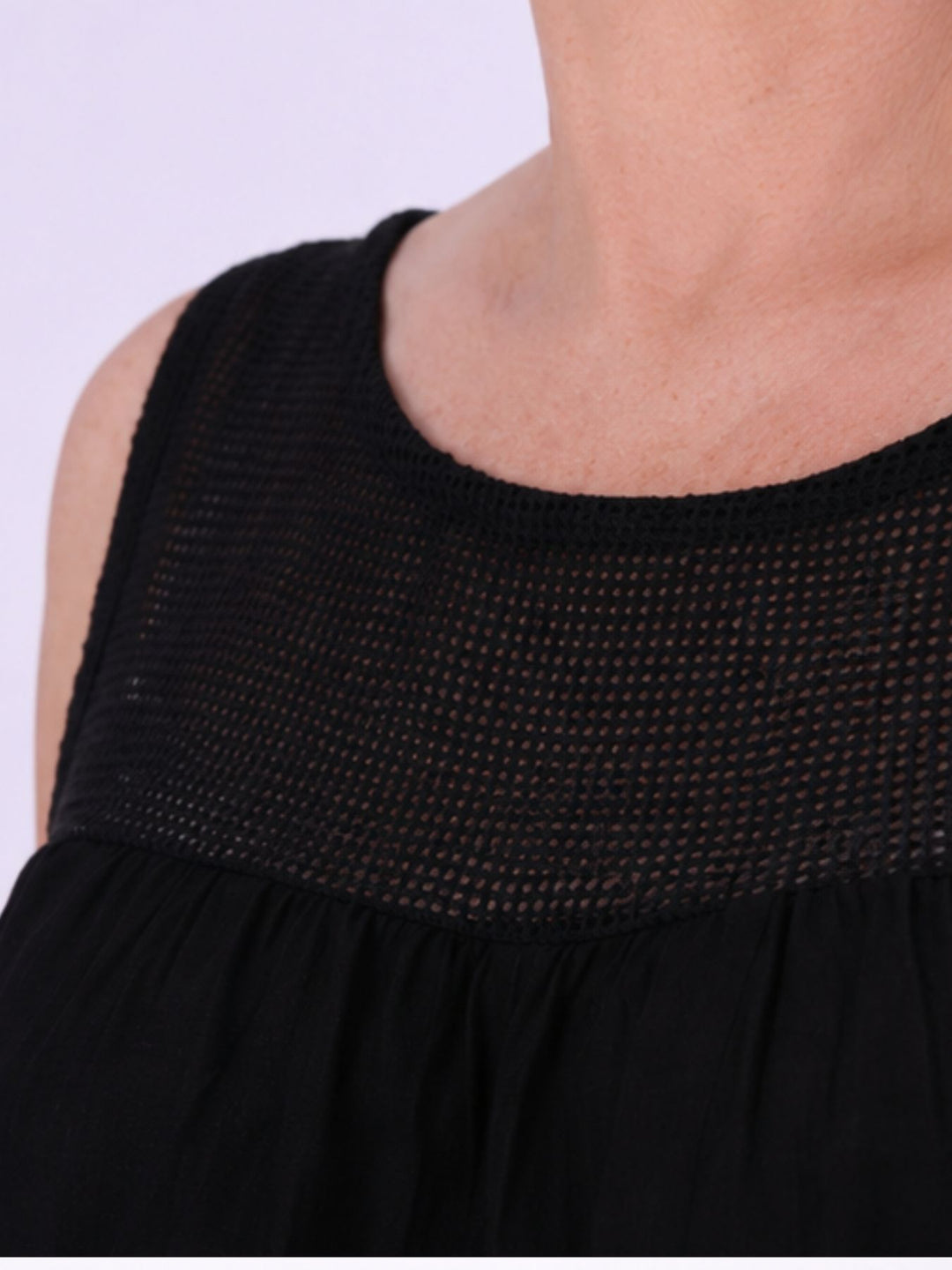Damen Top in Lagenoptik mit Netzstoff – Schwarz