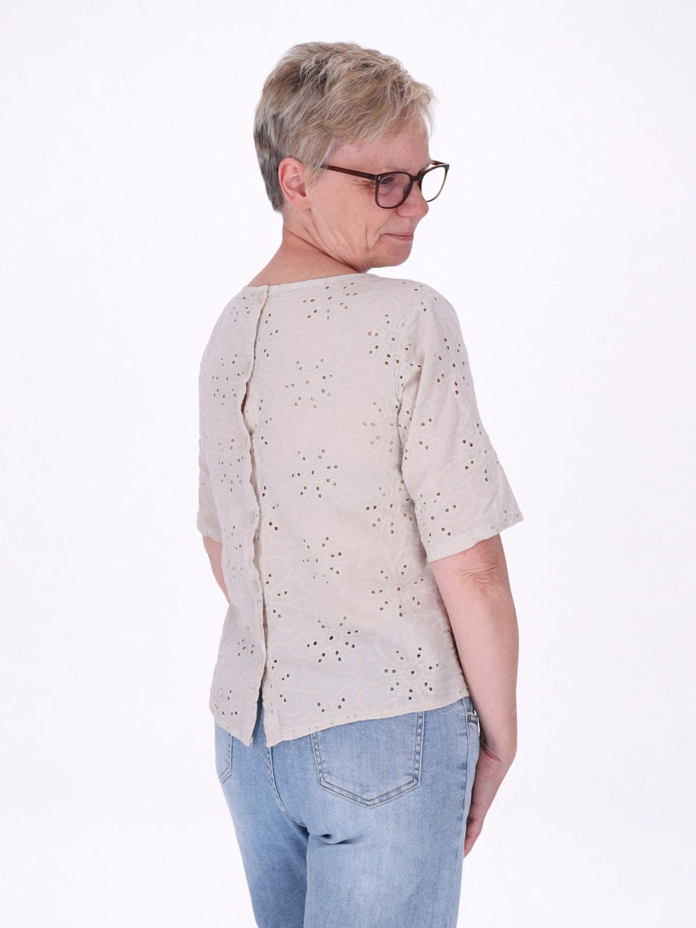 T-Shirt Damen Lochmusterhinten geknöpft -beige