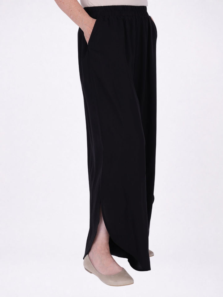 Hose Damen Barrel Schnitt Short unterlegt in Schwarz