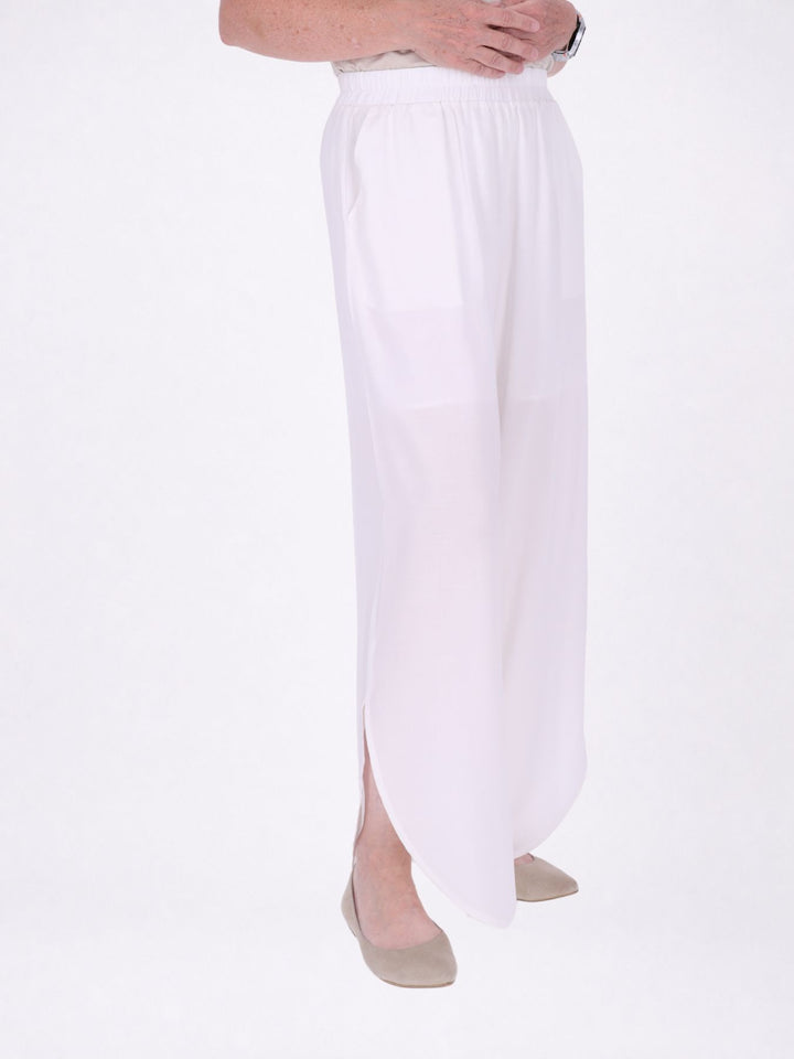 Hose Damen Barrel Schnitt Short unterlegt in Weiß