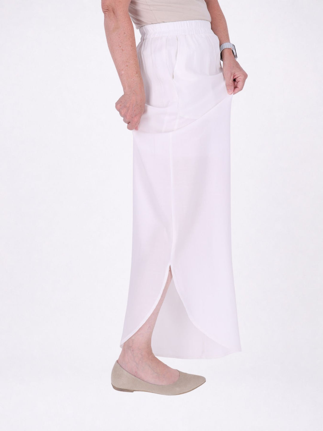 Hose Damen Barrel Schnitt Short unterlegt in Weiß