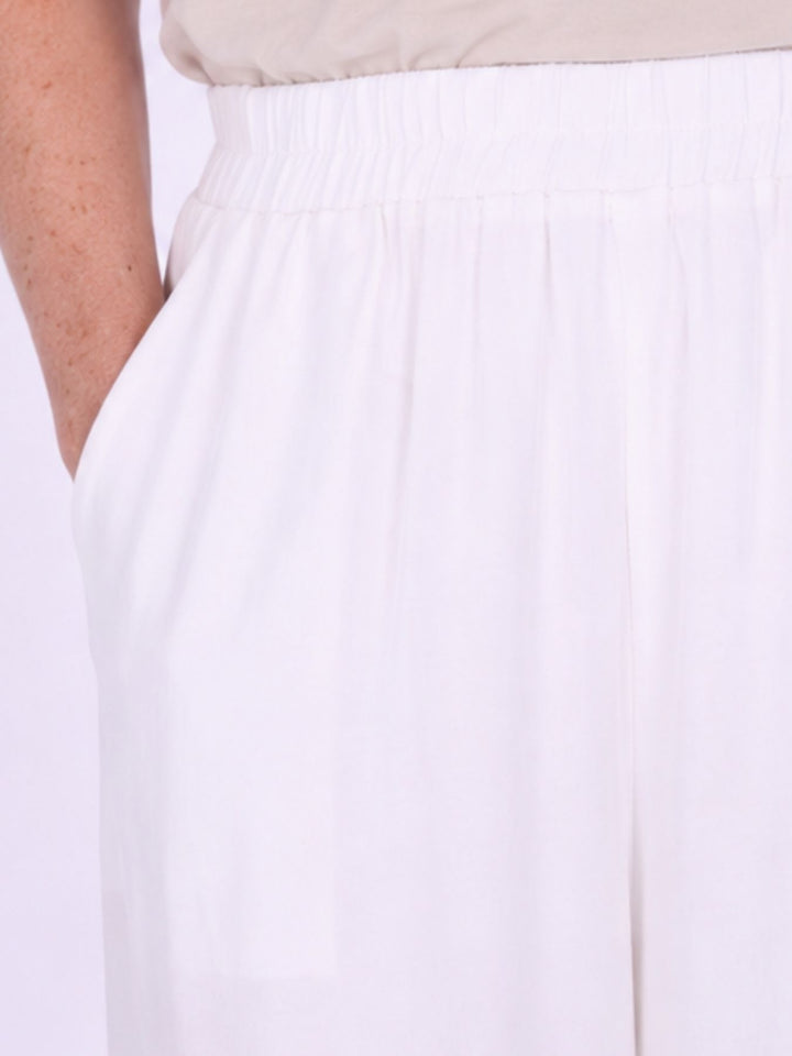 Hose Damen Barrel Schnitt Short unterlegt in Weiß