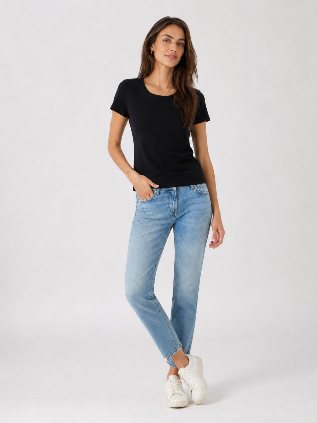 Splash of Color Basic T-Shirt in Schwarz – Zeitlos, bequem und vielseitig kombinierbar