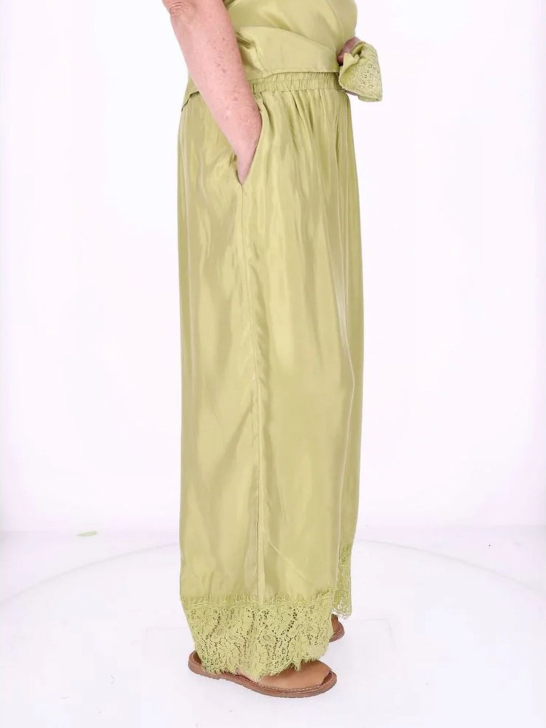 Damen Hose mit Spitzenabschluss – Grün