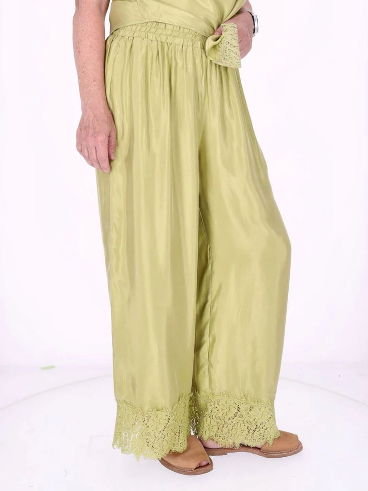 Damen Hose mit Spitzenabschluss – Grün