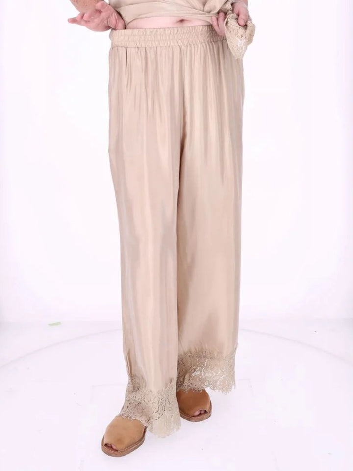 Damen Hose mit Spitzenabschluss – Beige