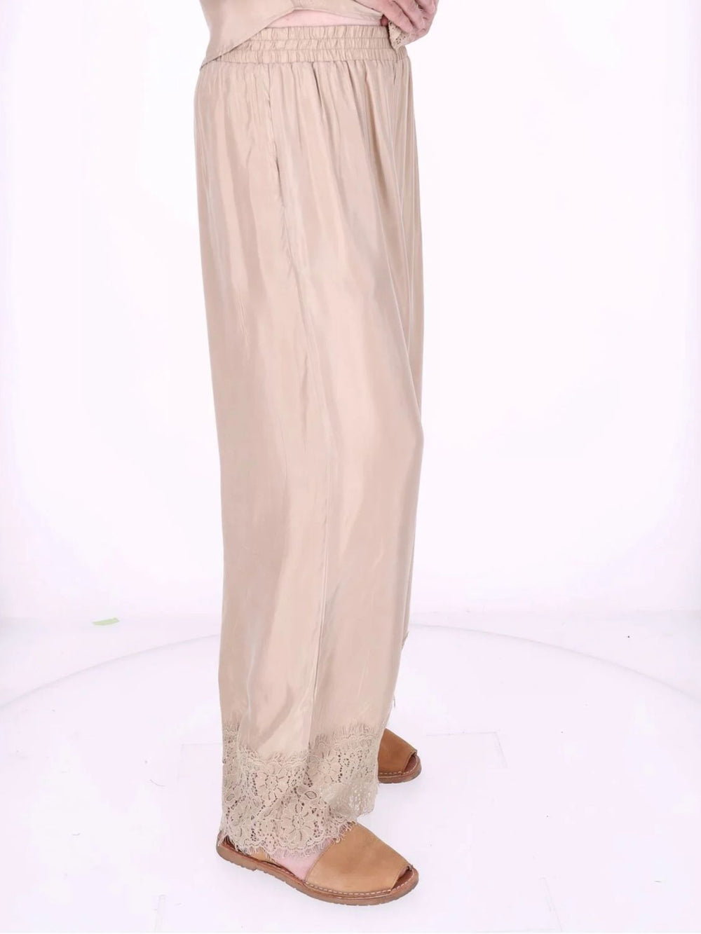 Damen Hose mit Spitzenabschluss – Beige
