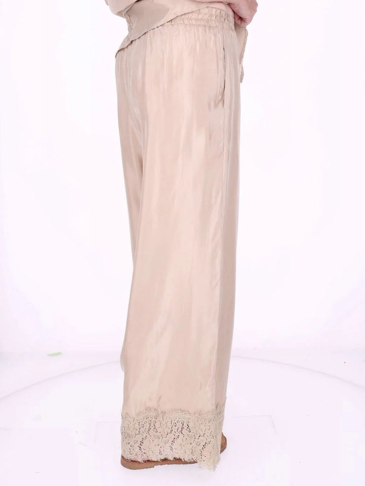 Damen Hose mit Spitzenabschluss – Beige