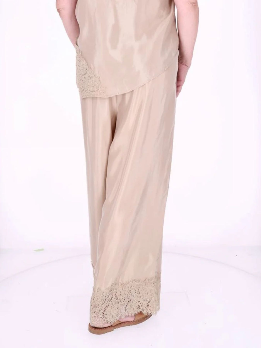 Damen Hose mit Spitzenabschluss – Beige