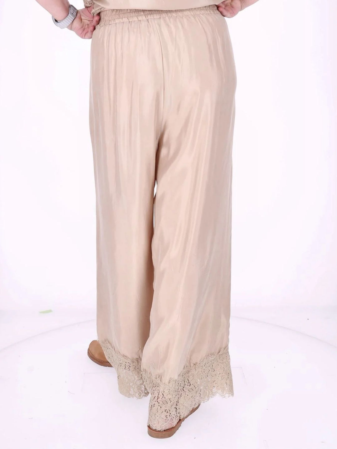 Damen Hose mit Spitzenabschluss – Beige