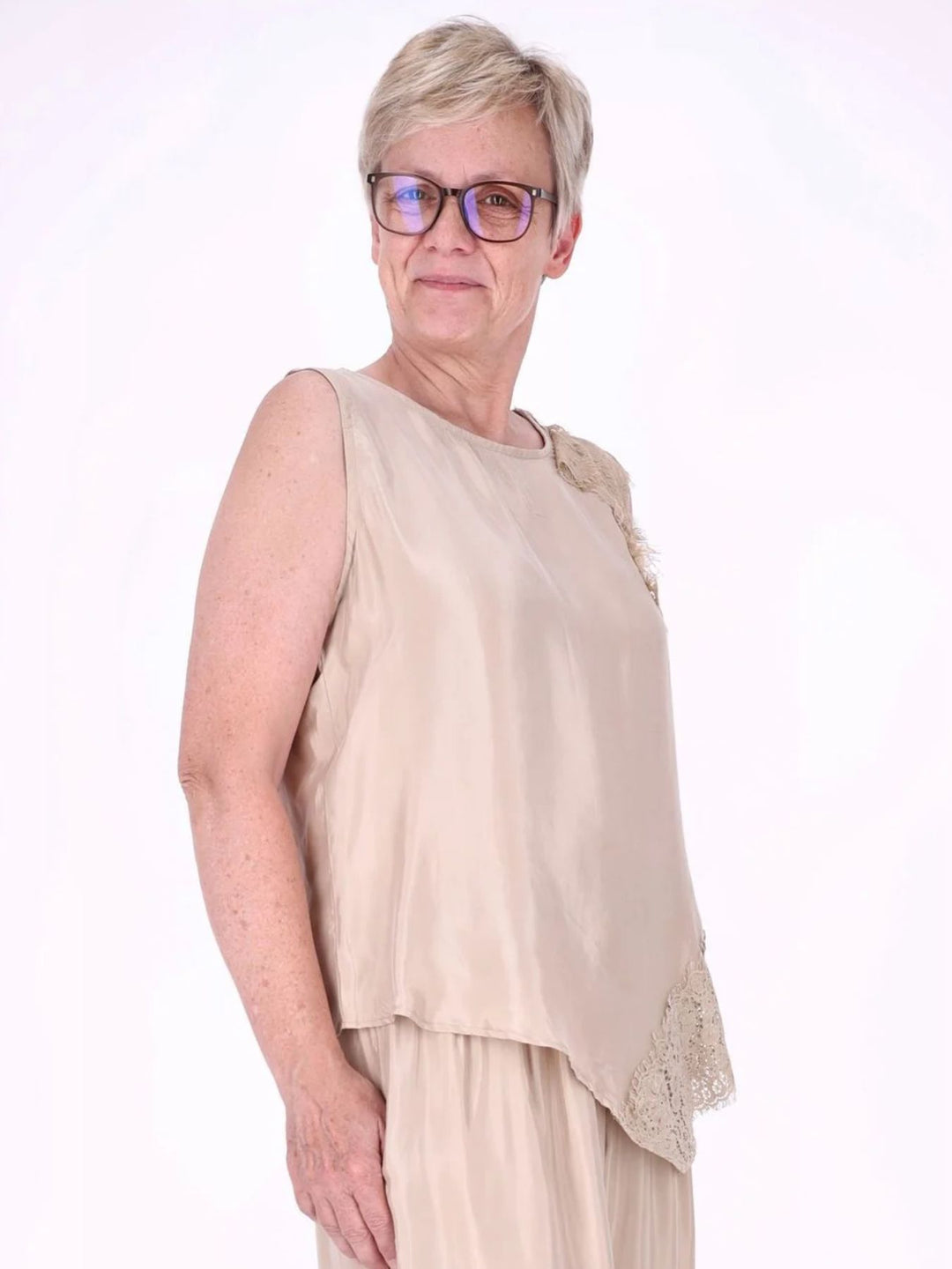 Top Damen Lingerie Asymetrisch Spitze am Saum und Arm in Beige