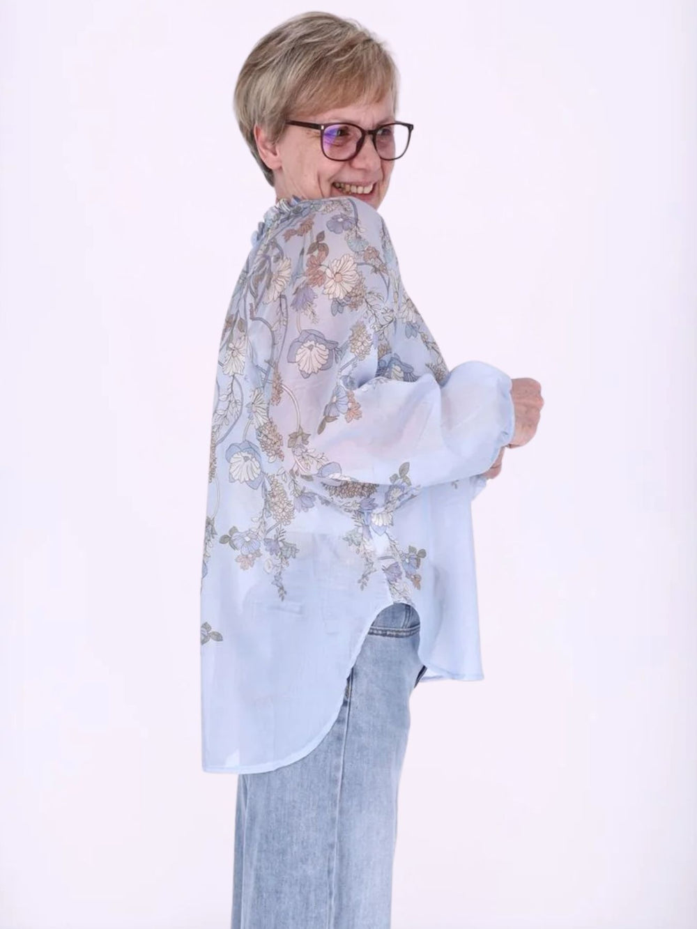 Damen Carmen-Blusenshirt mit floralem Allover-Print aus Baumwolle in Hellblau