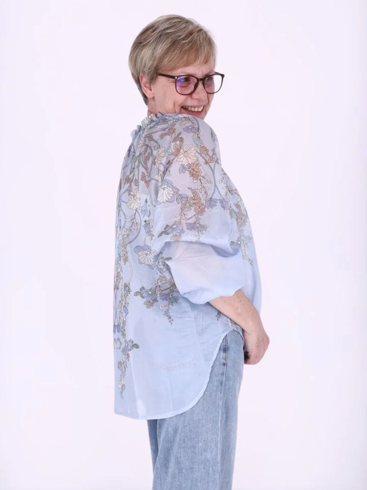 Damen Carmen-Blusenshirt mit floralem Allover-Print aus Baumwolle in Hellblau