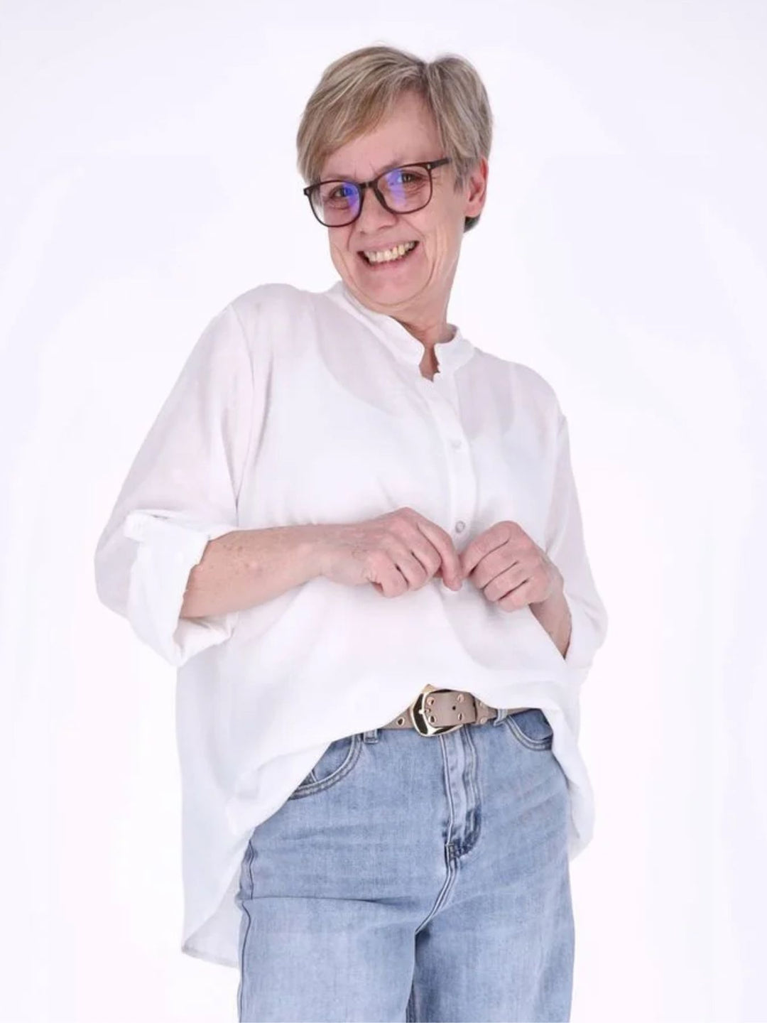 Weißes Damen Blusenshirt mit Knopfleiste & Krempelärmeln