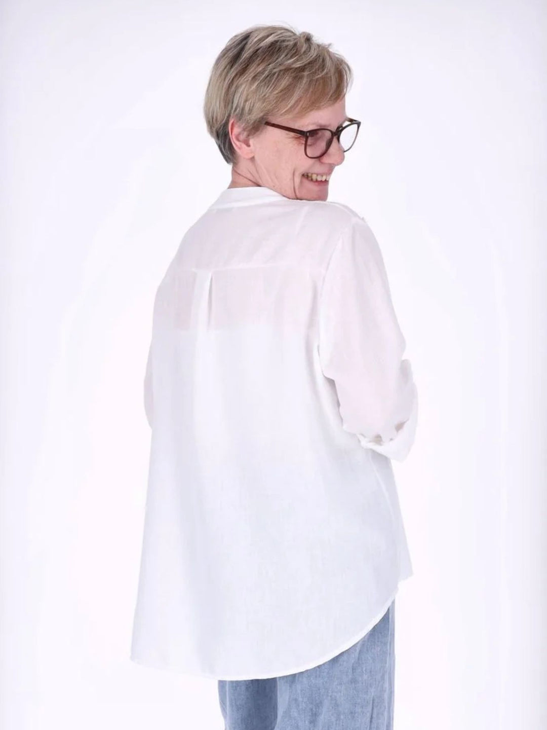 Weißes Damen Blusenshirt mit Knopfleiste & Krempelärmeln