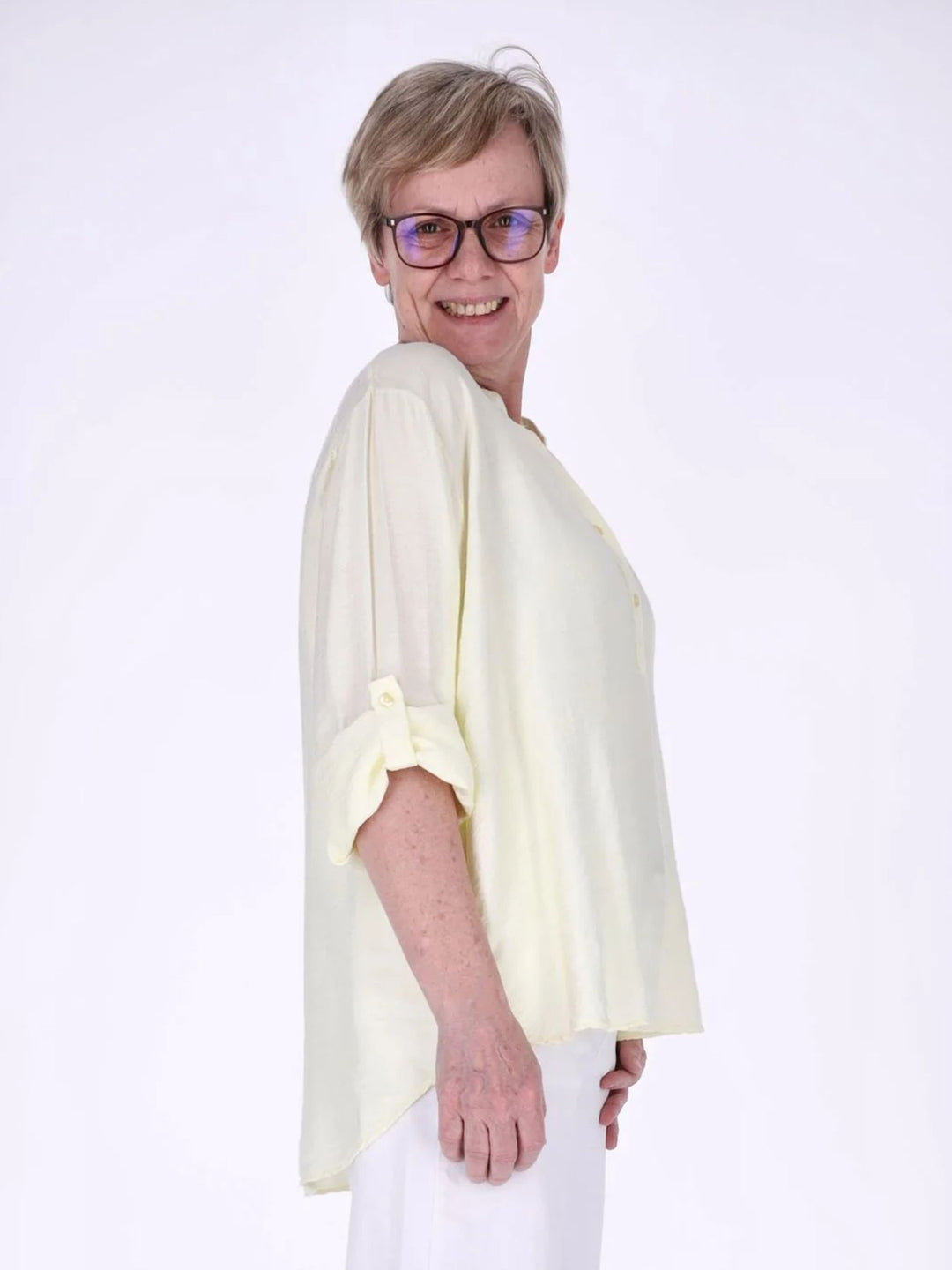 Damen Blusenshirt aus Viskose mit Krempelärmeln und Knopfleiste – Hellgelb