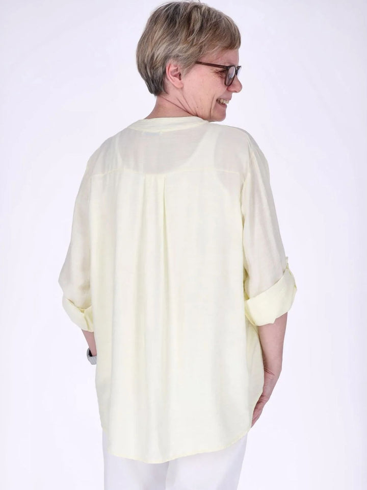 Damen Blusenshirt aus Viskose mit Krempelärmeln und Knopfleiste – Hellgelb